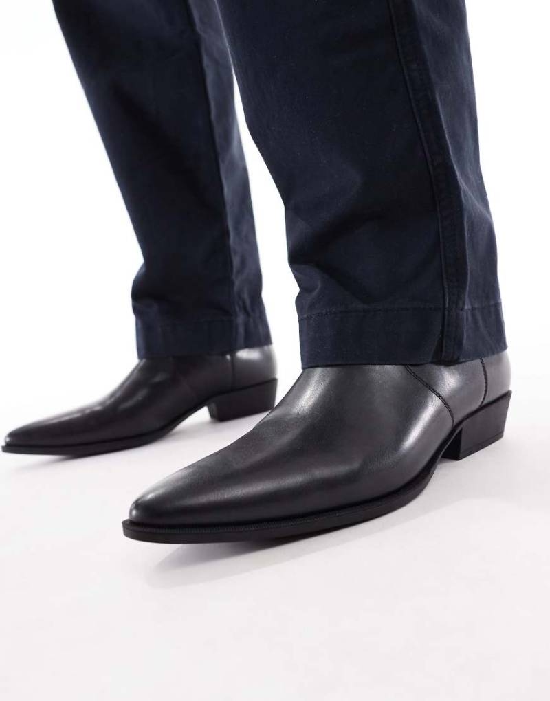 ASOS DESIGN - Chelsea-Stiefel in Schwarz mit kubanischem Absatz von ASOS DESIGN