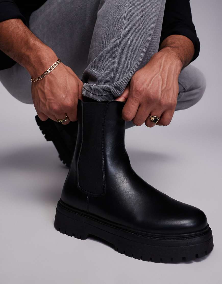 ASOS DESIGN - Chelsea-Stiefel in Schwarz mit robuster Sohle ASOS DESIGN - Chelsea-Stiefel in Schwarz mit robuster Sohle von ASOS DESIGN