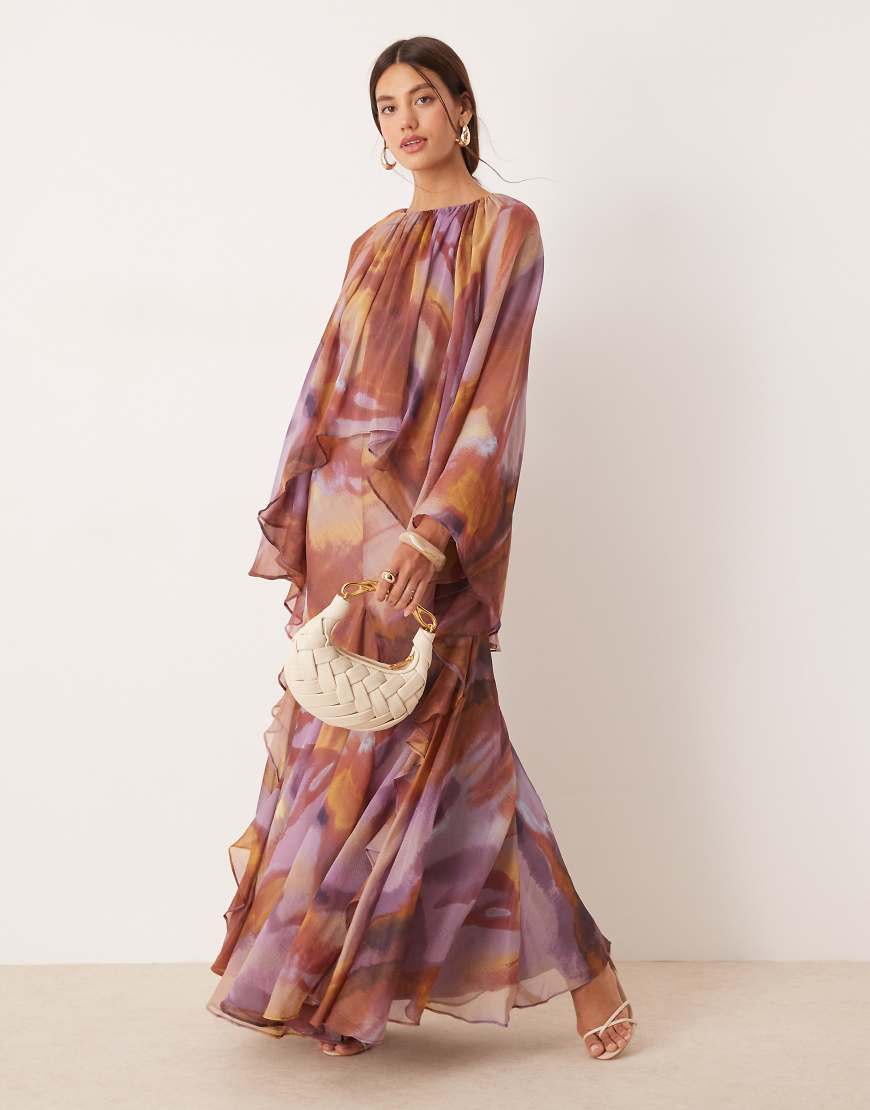 ASOS DESIGN - Chiffon-Maxikleid mit trapezförmigem Overlay, Rüschen und abstraktem lila Muster-Bunt von ASOS DESIGN