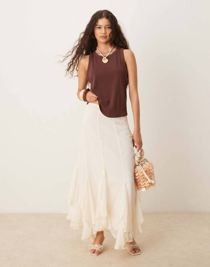 ASOS DESIGN - Chiffon-Maxirock in Creme mit Spitze und Rüschen-Weiß von ASOS DESIGN