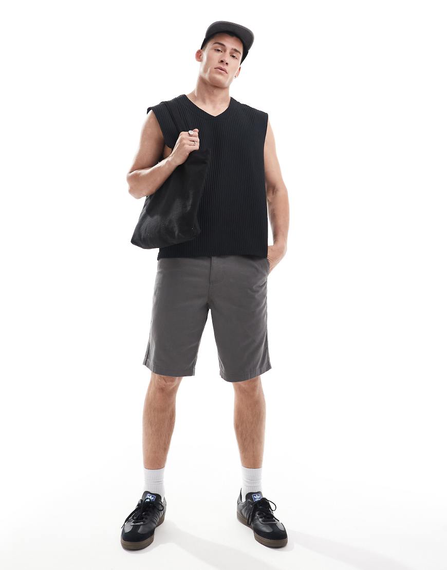ASOS DESIGN - Chino-Shorts in Anthrazit-Grau ASOS DESIGN - Chino-Shorts in Anthrazit-Grau von ASOS DESIGN
