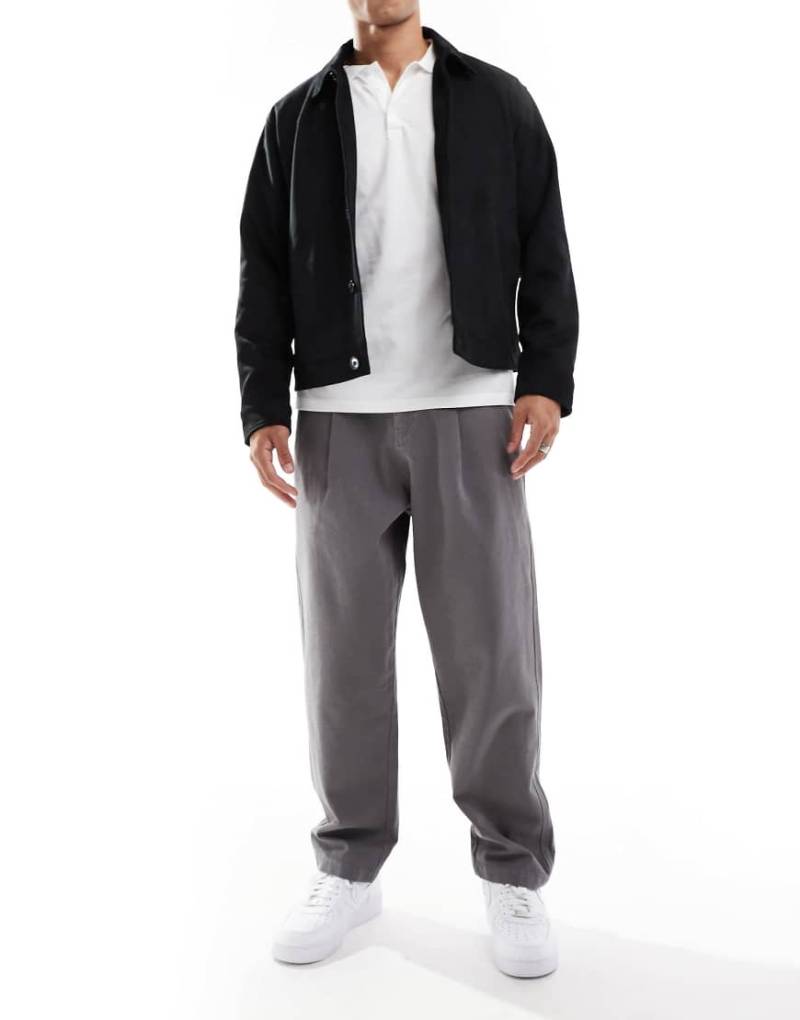 ASOS DESIGN - Chinohose in verwaschenem Grau mit Ballon-Beinschnitt von ASOS DESIGN