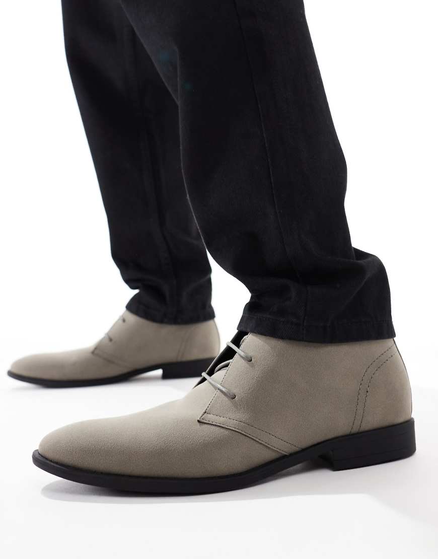ASOS DESIGN - Chukka-Stiefel in Grau mit Schnürung-Neutral von ASOS DESIGN