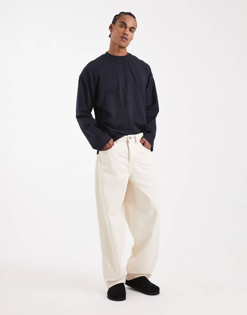 ASOS DESIGN - Circular Design Collection - Lockere Straight Jeans aus schwerem Stoff in Ecru-Weiß von ASOS DESIGN