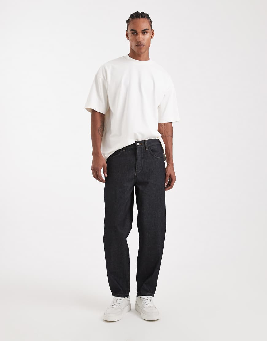 ASOS DESIGN - Circular Design Collection - Schwere, schmal zulaufende Jeans in Indigoblau mit lockerem Schnitt von ASOS DESIGN