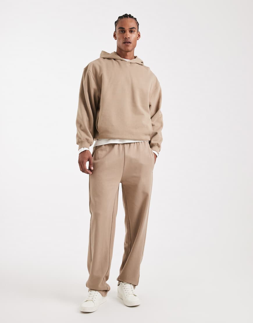 ASOS DESIGN - Circular Design Collection - Schwere Jogginghose in Steinbeige mit geradem Bein, 400 g/m²-Neutral von ASOS DESIGN