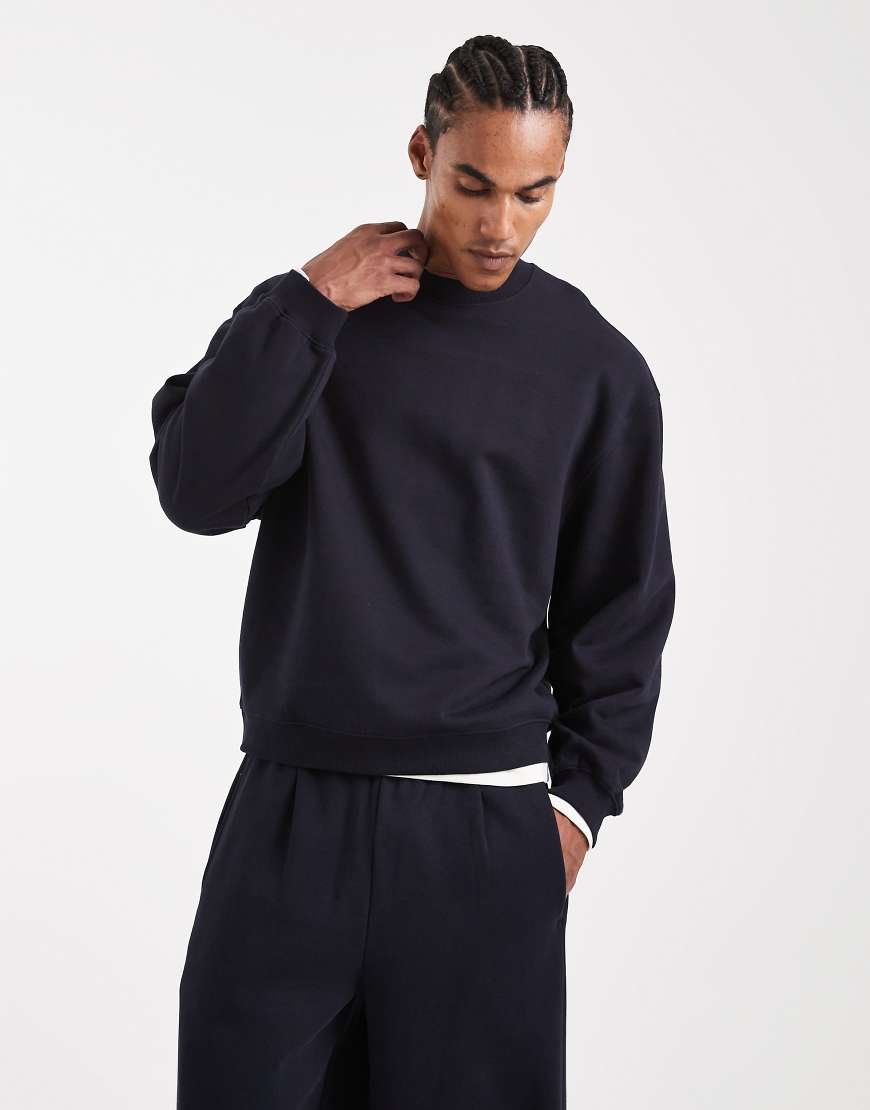 ASOS DESIGN - Circular Design Collection - Schweres Sweatshirt in Marineblau, 400 g/m² von ASOS DESIGN