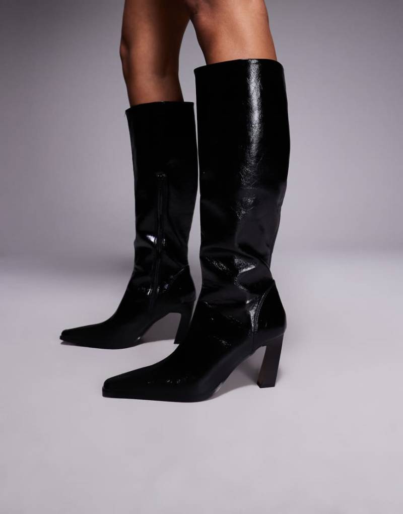 ASOS DESIGN - Clara - Kniehohe Stiefel in Schwarz mit kantiger Spitze von ASOS DESIGN