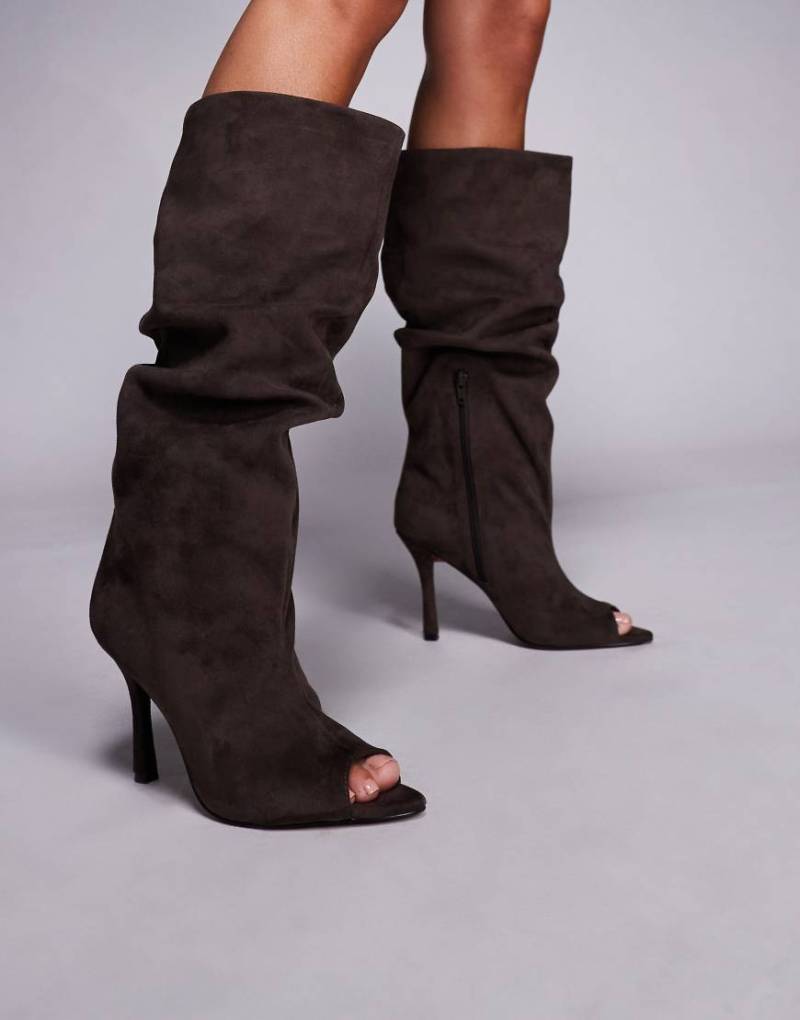 ASOS DESIGN - Clarity - Kniehohe Peeptoe-Stiefel aus Wildlederimitat in Maulwurfsgrau mit lockerem Schaft von ASOS DESIGN