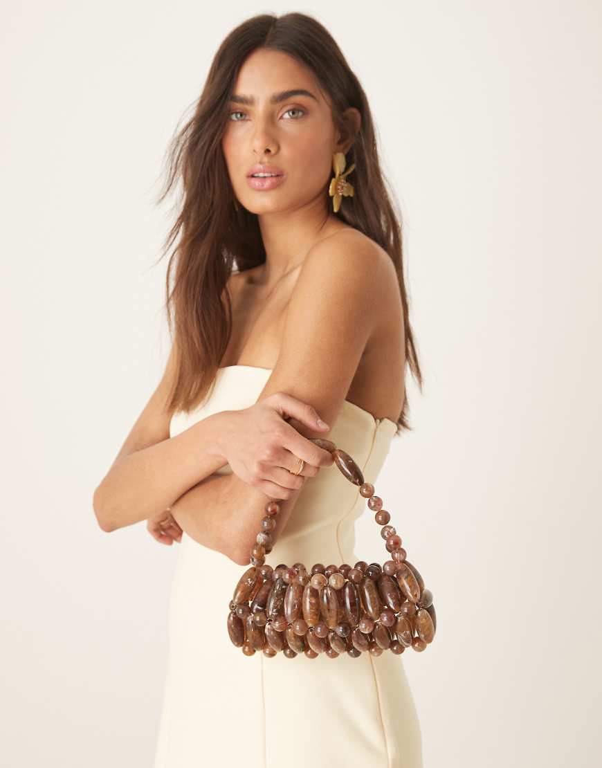 ASOS DESIGN - Clutch in Schokobraun mit Kunstharzperlen ASOS DESIGN - Clutch in Schokobraun mit Kunstharzperlen von ASOS DESIGN