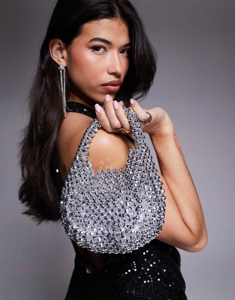 ASOS DESIGN - Clutch in Silberoptik mit Metall-Perlen von ASOS DESIGN