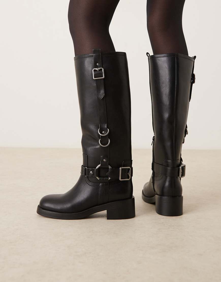 ASOS DESIGN - Cobra - Kniehohe Stiefel in Schwarz mit silberfarbenen Metall-Details, Gurten und Schnallen von ASOS DESIGN