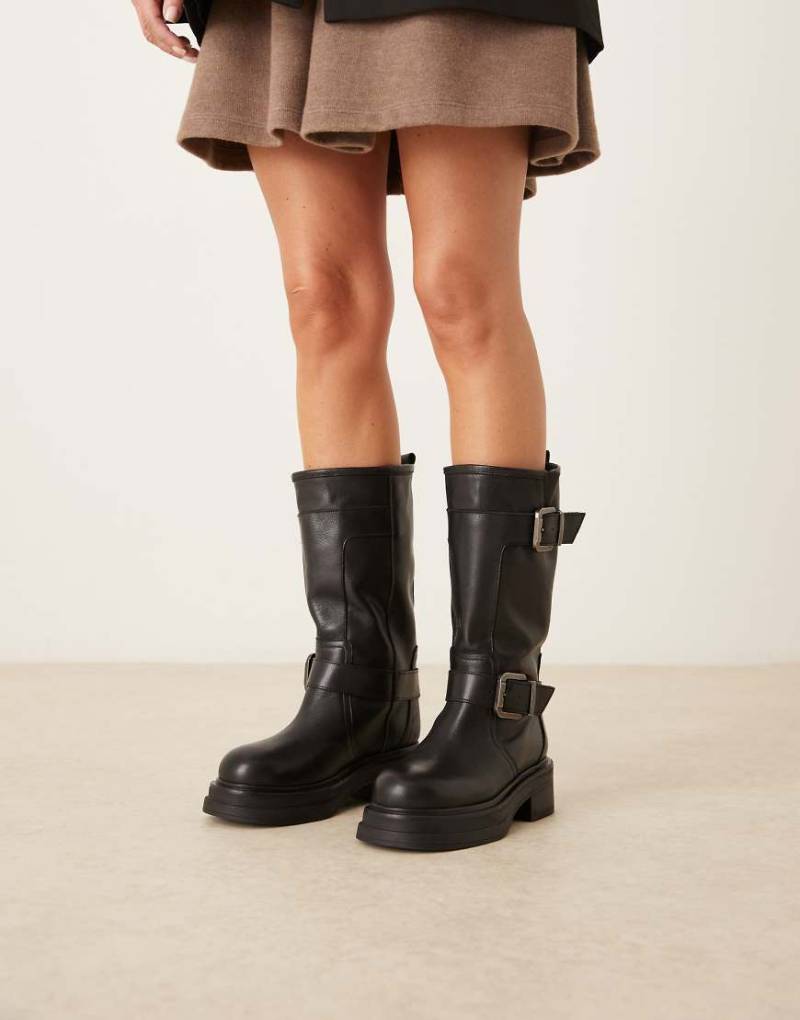 ASOS DESIGN - Cohen - Kniehohe Lederstiefel in Schwarz mit mehreren Schnallen von ASOS DESIGN