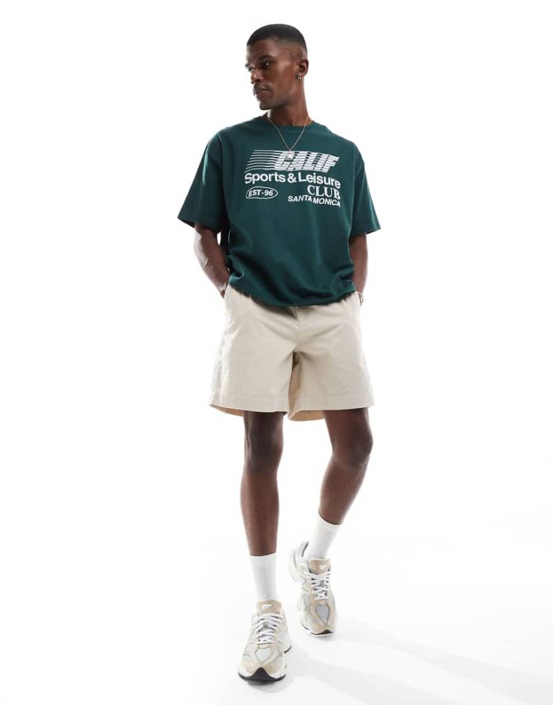 ASOS DESIGN - Cord-Shorts in Steinbeige mit Workwear-Aufnäher-Neutral von ASOS DESIGN