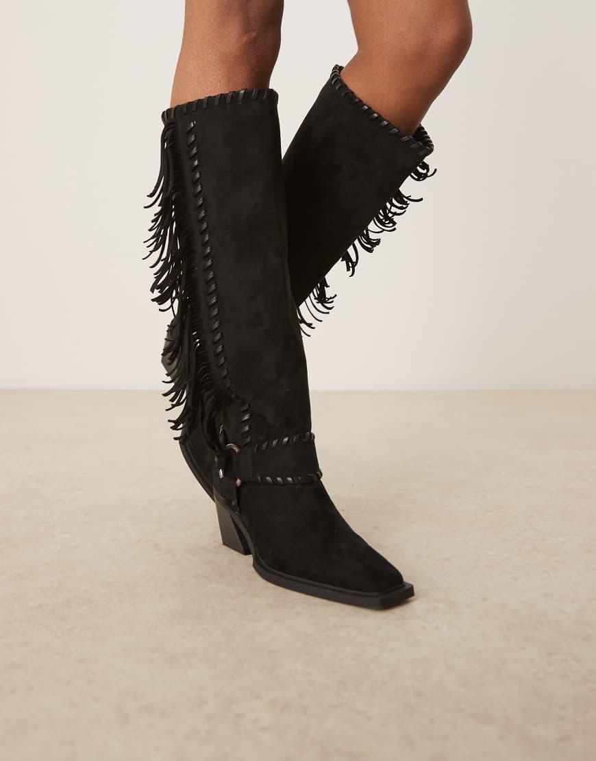 ASOS DESIGN - Cristina - Kniehohe Cowboystiefel in Schwarz mit Fransen-Braun ASOS DESIGN - Cristina - Kniehohe Cowboystiefel in Schwarz mit Fransen-Braun von ASOS DESIGN
