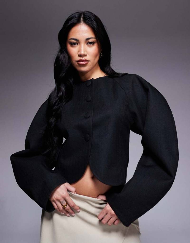 ASOS DESIGN - Cropped Blazer in Schwarz mit Fischgrätmuster und Cocoon-Ärmeln von ASOS DESIGN