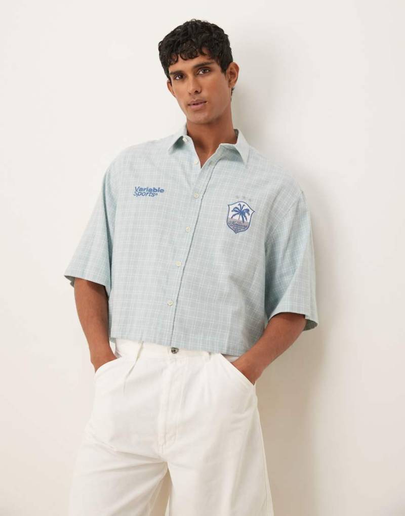 ASOS DESIGN - Cropped-Oversize-Hemd in Blau kariert von ASOS DESIGN