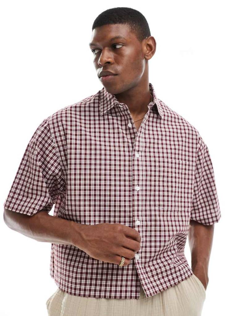 ASOS DESIGN - Cropped Oversize-Hemd in Burgunderrot mit Karomuster von ASOS DESIGN