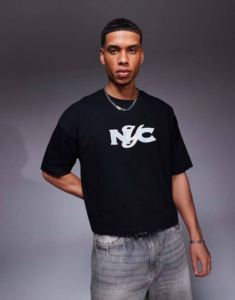 ASOS DESIGN - Cropped Oversize-T-Shirt in Schwarz mit City-Print von ASOS DESIGN