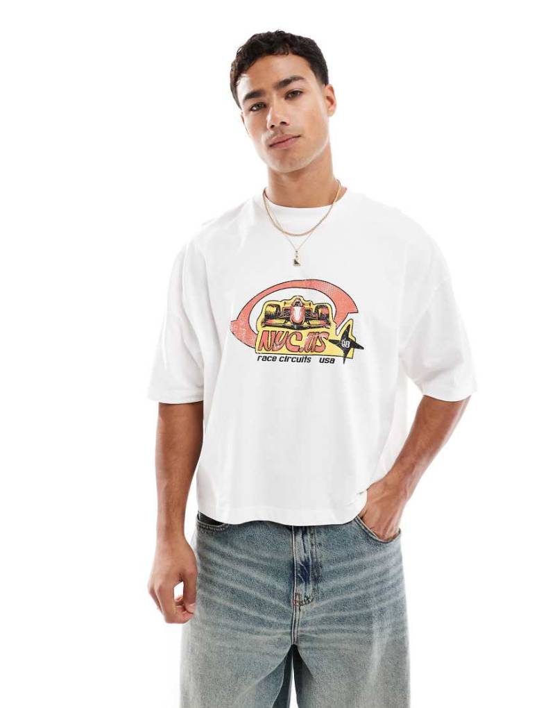 ASOS DESIGN - Cropped Oversize-T-Shirt in Weiß mit Auto-Print von ASOS DESIGN