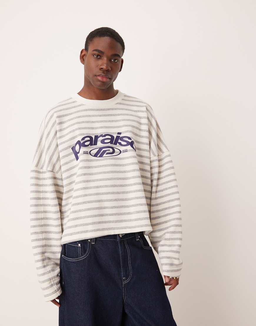 ASOS DESIGN - Cropped Super-Oversize-Sweatshirt mit Print und grauen Streifen ASOS DESIGN - Cropped Super-Oversize-Sweatshirt mit Print und grauen Streifen von ASOS DESIGN