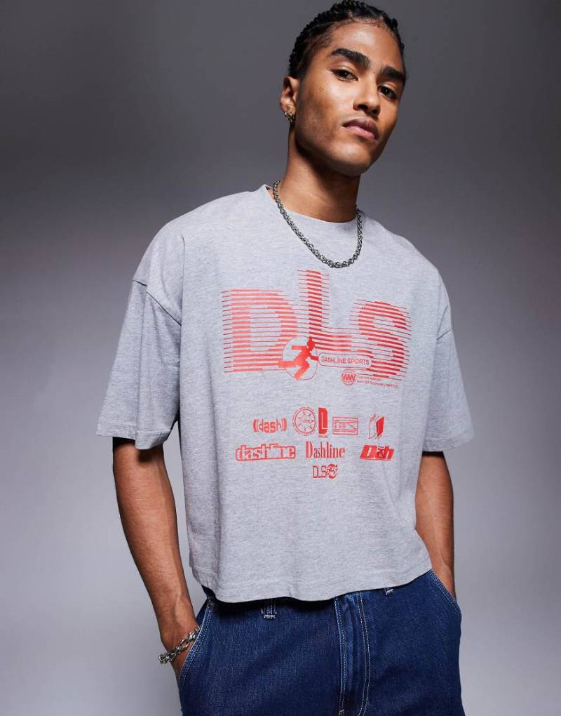 ASOS DESIGN - Cropped-T-Shirt in Grau meliert mit Sport-Grafik von ASOS DESIGN