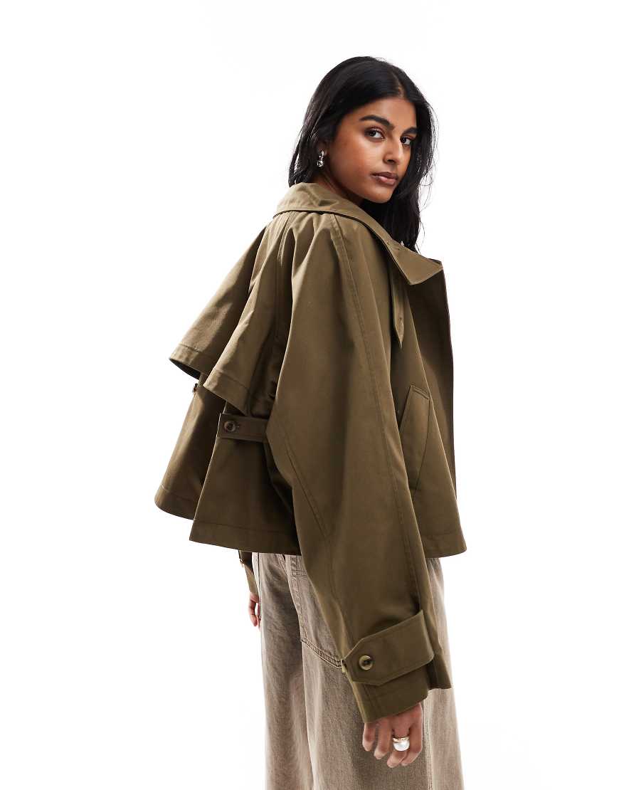 ASOS DESIGN - Cropped Trenchcoat in Khaki mit Cape-Detail-Grün ASOS DESIGN - Cropped Trenchcoat in Khaki mit Cape-Detail-Grün von ASOS DESIGN