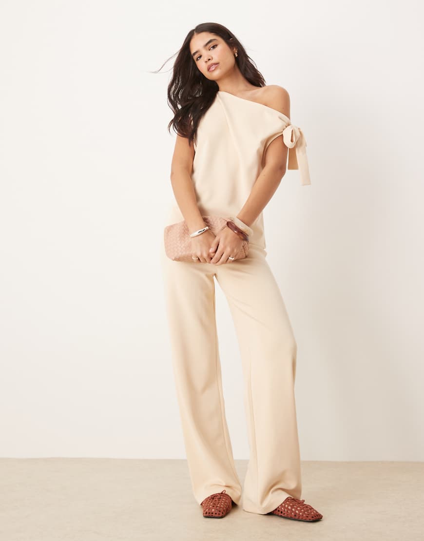 ASOS DESIGN - Cupro-Hose in Buttermilchgelb mit weitem Bein, Kombiteil-Weiß ASOS DESIGN - Cupro-Hose in Buttermilchgelb mit weitem Bein, Kombiteil-Weiß von ASOS DESIGN