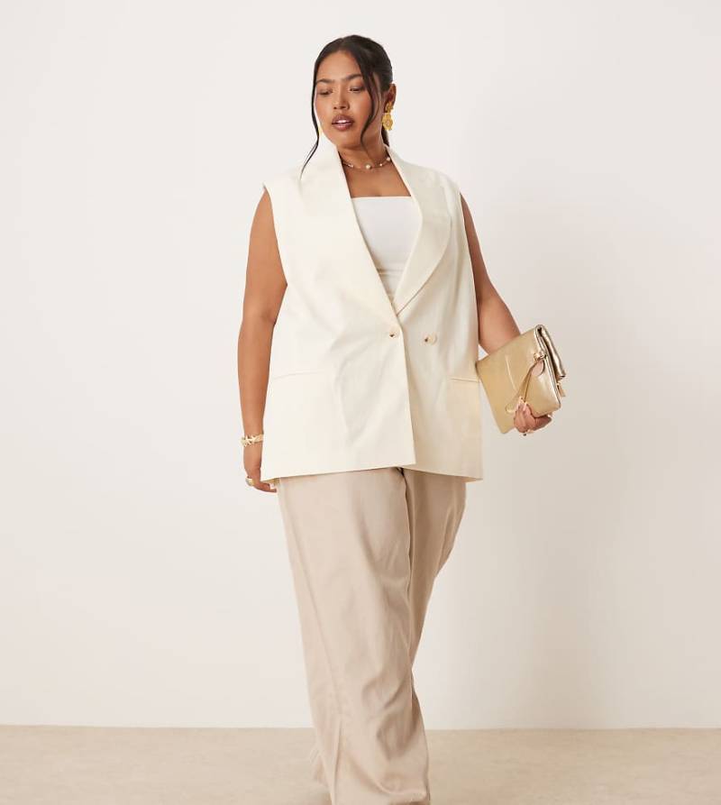ASOS DESIGN Curve - Ärmelloser Multiway-Blazer mit Leinenanteil in Elfenbeinweiß von ASOS DESIGN