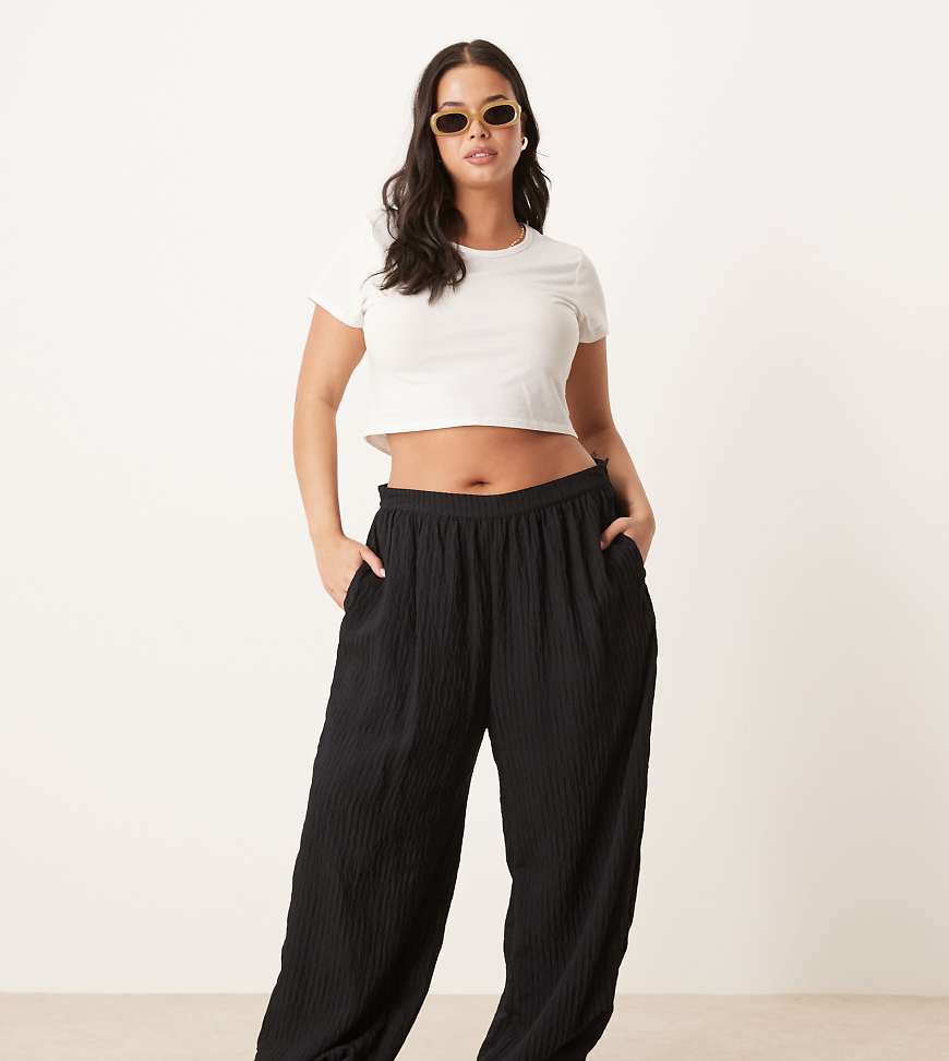 ASOS DESIGN Curve - Ballon-Hose in Schwarz mit Strukturstreifen und Bündchen ASOS DESIGN Curve - Ballon-Hose in Schwarz mit Strukturstreifen und Bündchen von ASOS DESIGN