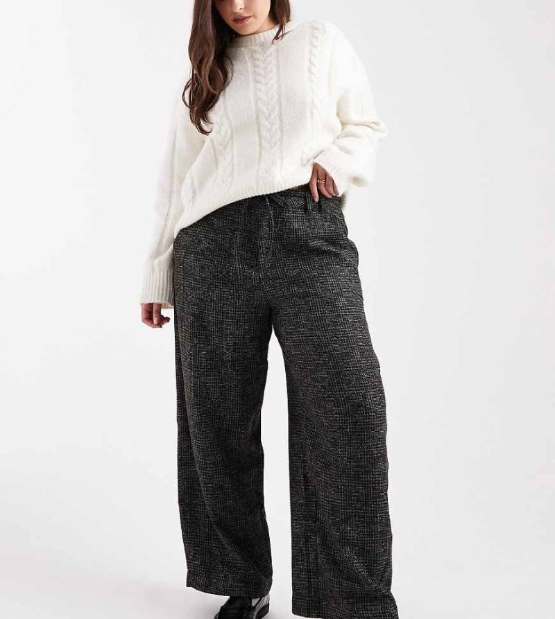 ASOS DESIGN Curve - Barrel-Hose mit Nahtdetail und strukturiertem Karomuster in Schwarz/Weiß ASOS DESIGN Curve - Barrel-Hose mit Nahtdetail und strukturiertem Karomuster in Schwarz/Weiß von ASOS DESIGN