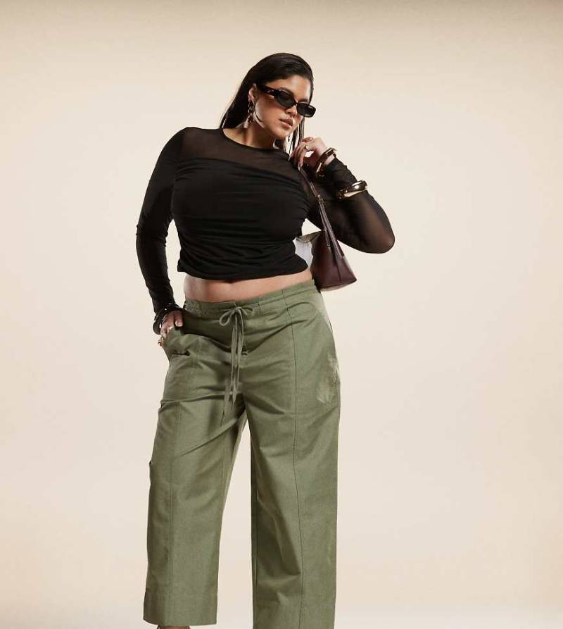 ASOS DESIGN Curve - Barrel Leg Hose in Khaki mit Nahtdetail-Grün von ASOS DESIGN