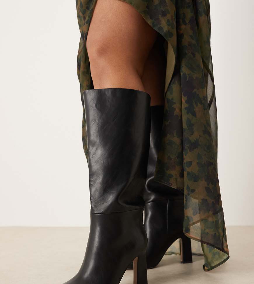 ASOS DESIGN Curve - Carly - Kniehohe Schlupfstiefel in Schwarz mit Blocksatz von ASOS DESIGN