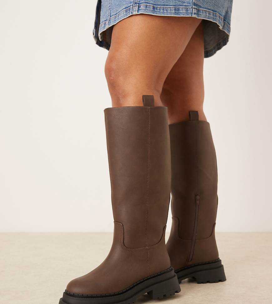 ASOS DESIGN Curve - Cecilia - Flache, kniehohe Stiefel in Schokobraun mit dicker Sohle ASOS DESIGN Curve - Cecilia - Flache, kniehohe Stiefel in Schokobraun mit dicker Sohle von ASOS DESIGN