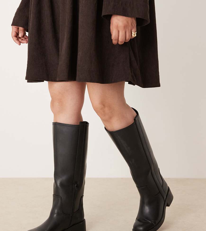 ASOS DESIGN Curve - Conan - Klobige Stiefel zum Hineinschlüpfen in Schwarz ASOS DESIGN Curve - Conan - Klobige Stiefel zum Hineinschlüpfen in Schwarz von ASOS DESIGN