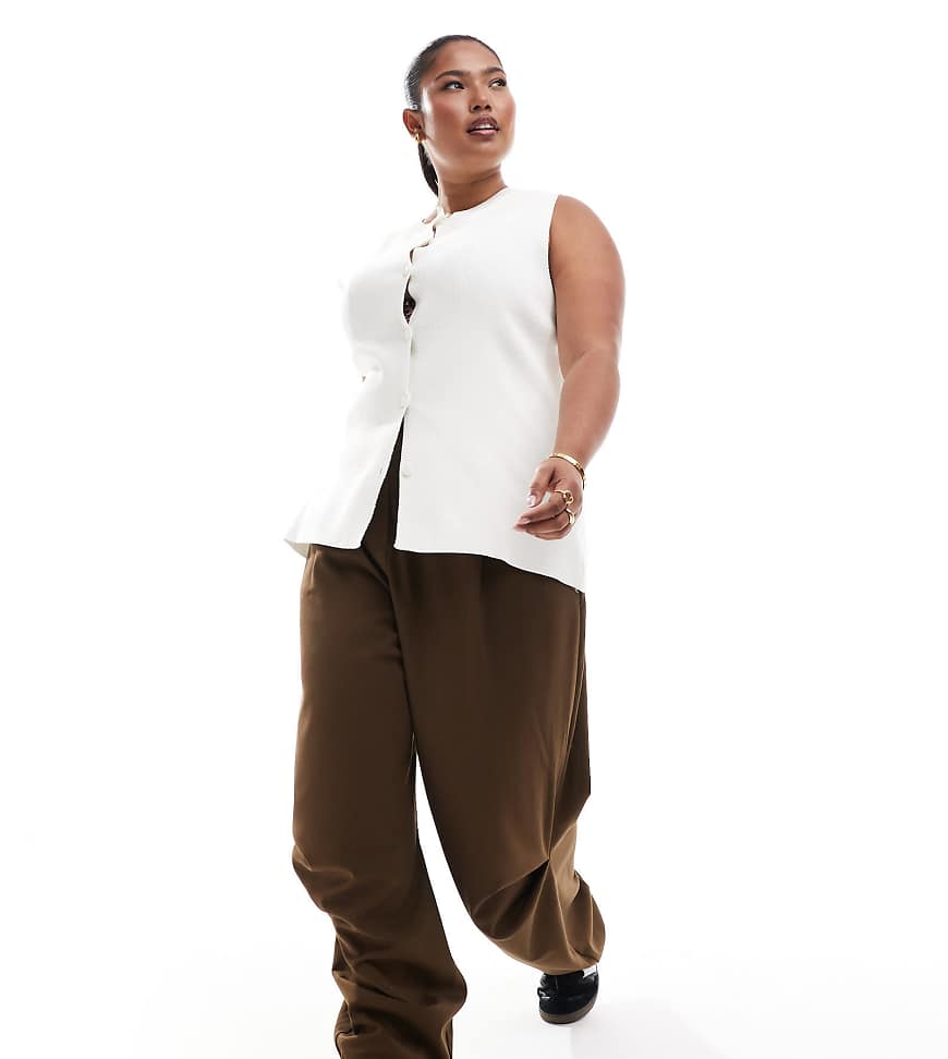 ASOS DESIGN Curve - Elegante Hose in Mokka mit weitem Bein und Falten an den Knien-Braun ASOS DESIGN Curve - Elegante Hose in Mokka mit weitem Bein und Falten an den Knien-Braun von ASOS DESIGN