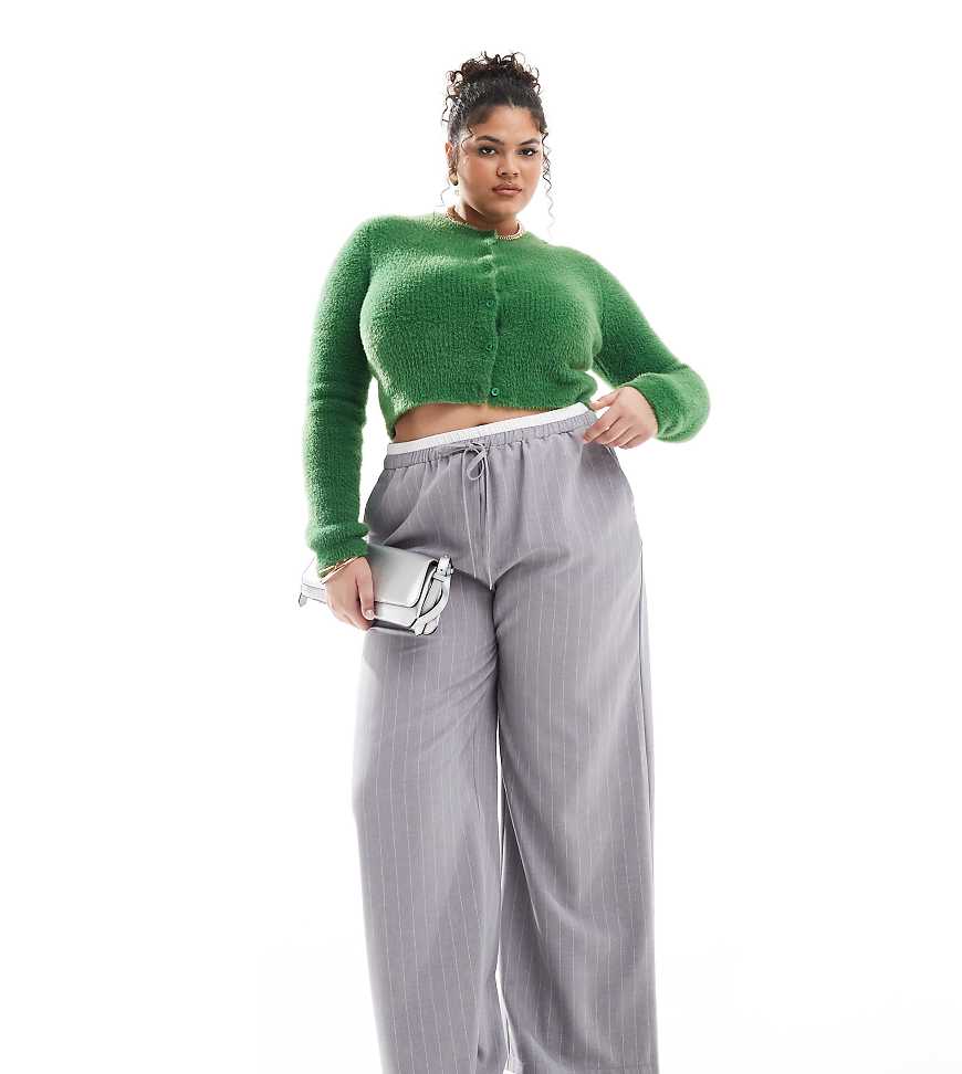 ASOS DESIGN Curve - Elegante Hose in Grau mit weitem Bein, Kontrastbund und Streifen ASOS DESIGN Curve - Elegante Hose in Grau mit weitem Bein, Kontrastbund und Streifen von ASOS DESIGN