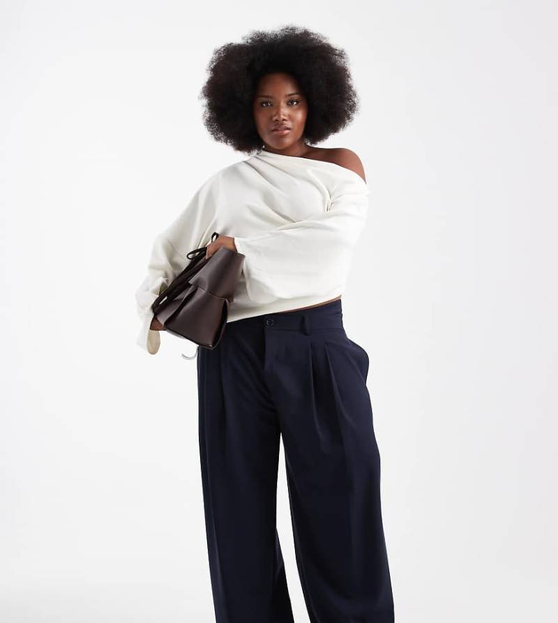 ASOS DESIGN Curve - Elegante Hose in Marineblau mit niedrigem, asymmetrischem Bund und weitem Bein von ASOS DESIGN