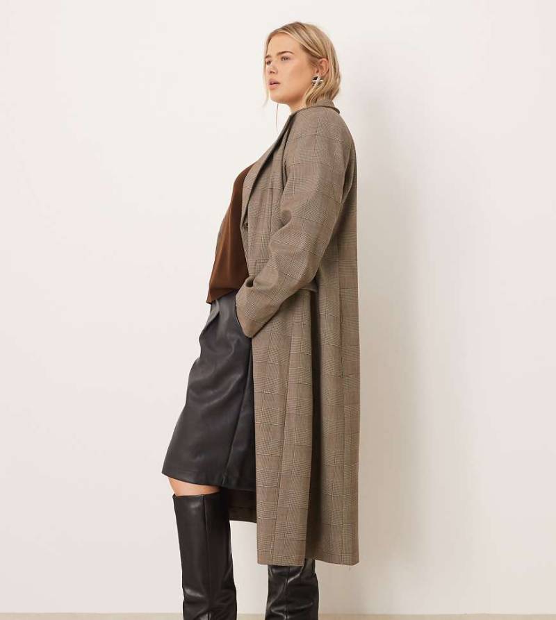 ASOS DESIGN Curve - Eleganter Longline-Blazer mit Karomuster, Kombiteil-Bunt von ASOS DESIGN