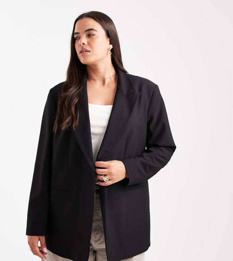 ASOS DESIGN Curve - Eleganter Relaxed Fit Blazer in Schwarz von ASOS DESIGN