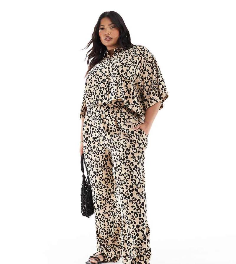 ASOS DESIGN Curve - Gerade geschnittene Hose mit Tierfellprint und elastischem Bund, Kombiteil-Bunt von ASOS DESIGN