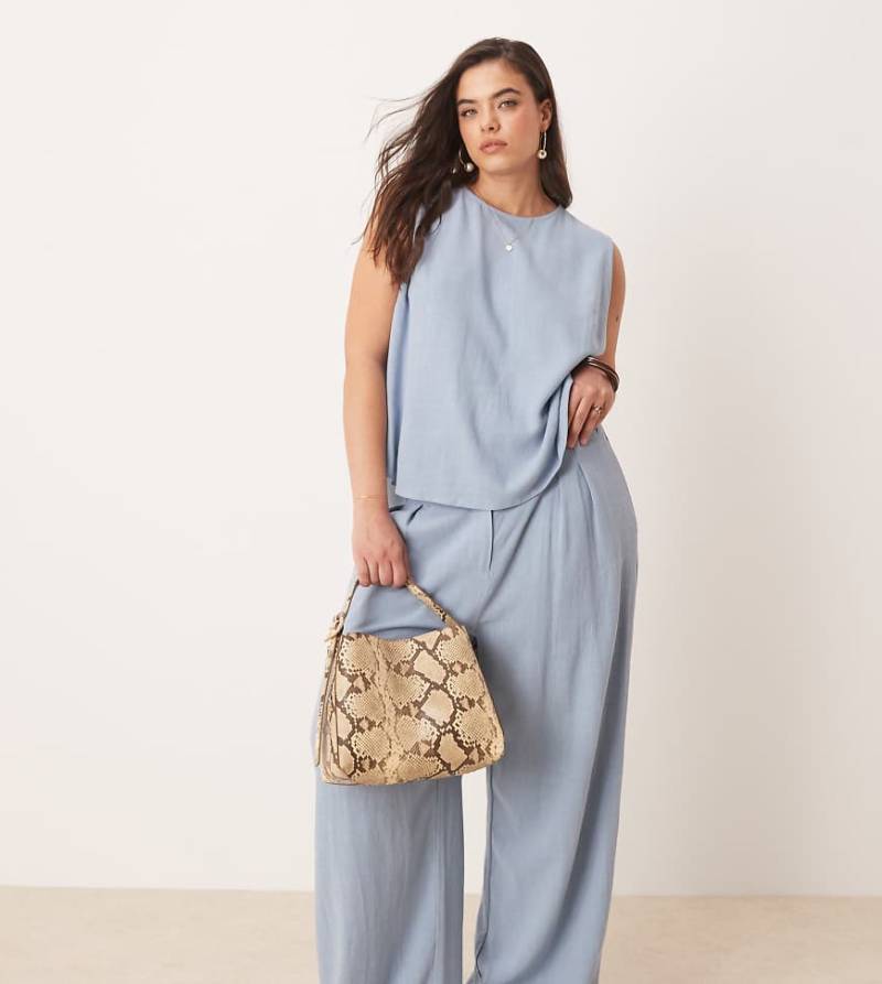 ASOS DESIGN Curve - Hose in Blau mit Leinenanteil, Bundfalte und weitem Bein, Kombiteil von ASOS DESIGN