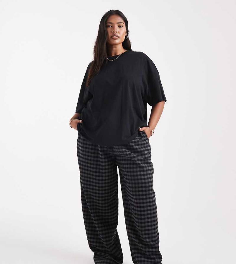 ASOS DESIGN Curve - Karierte Barrel-Schlupfhose in Schwarz und Grau mit Kordelzugbund, Kombiteil-Bunt von ASOS Curve
