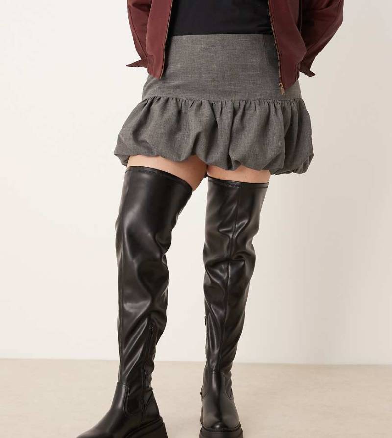 ASOS DESIGN Curve - Kendra - Overknee-Stiefel in Schwarz mit dicker Sohle ASOS DESIGN Curve - Kendra - Overknee-Stiefel in Schwarz mit dicker Sohle von ASOS DESIGN