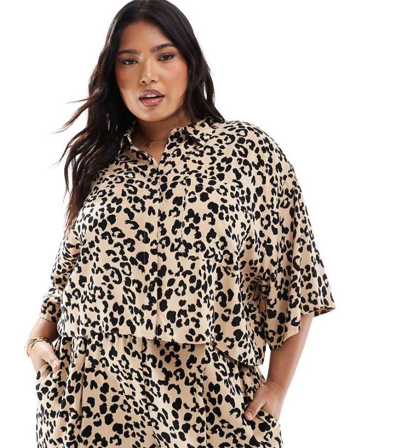 ASOS DESIGN Curve - Kurze Hemdbluse mit Animal Print, Kombiteil-Bunt von ASOS DESIGN