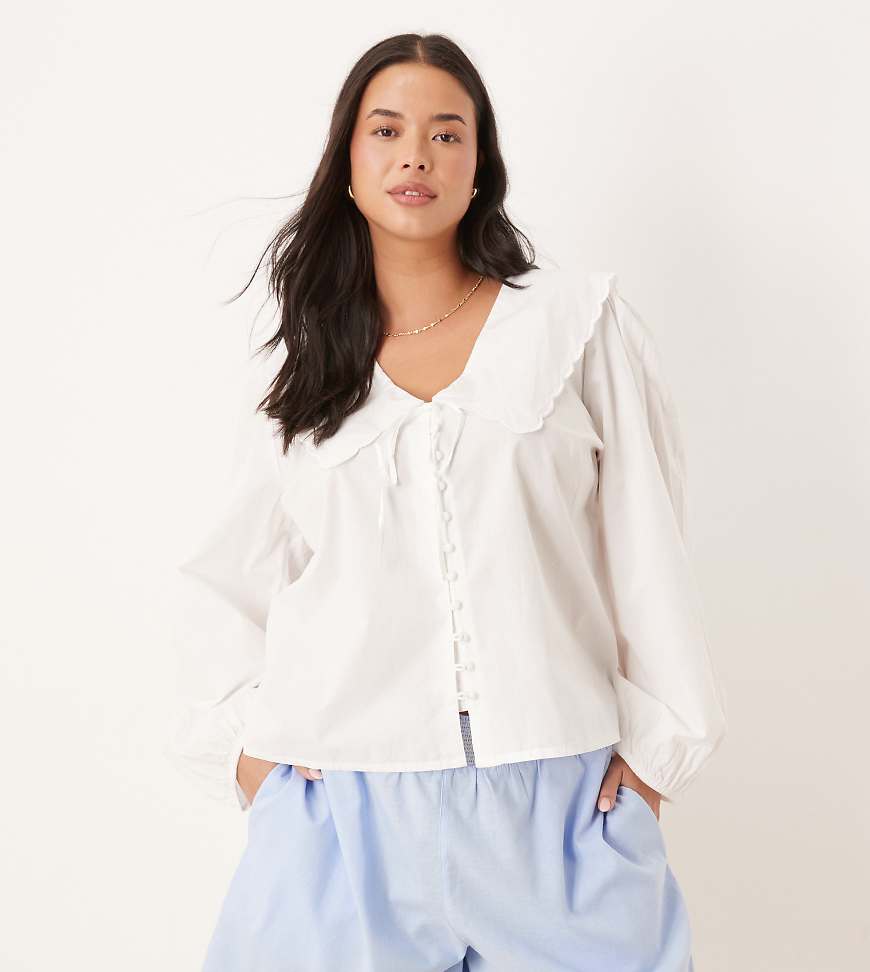 ASOS DESIGN Curve - Leinenmix-Shorts in Blau mit gesmoktem Kontrast-Bund von ASOS DESIGN