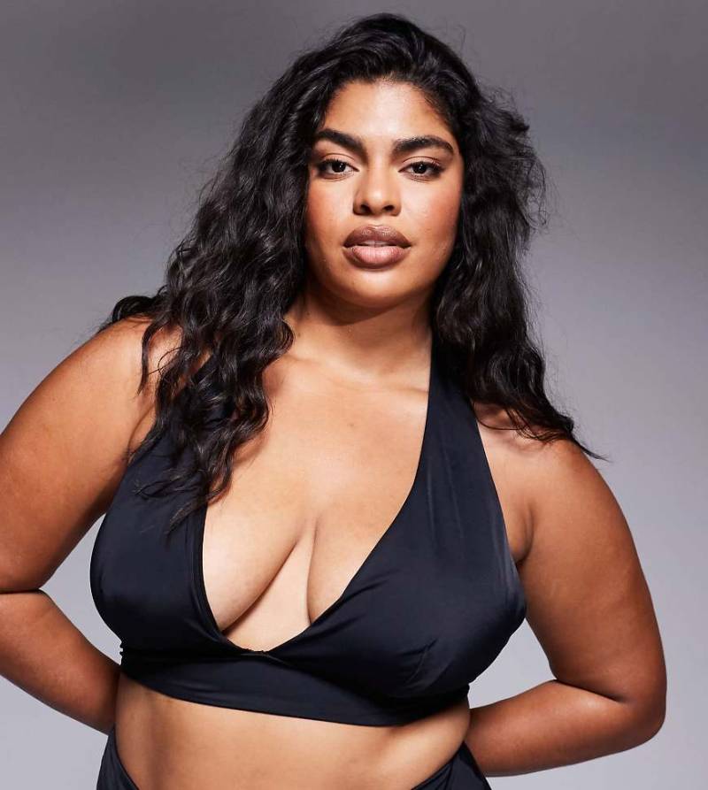 ASOS DESIGN Curve - Maya - Mix and Match - Geschmeidiges Neckholder-Bikinioberteil in Schwarz von ASOS Curve