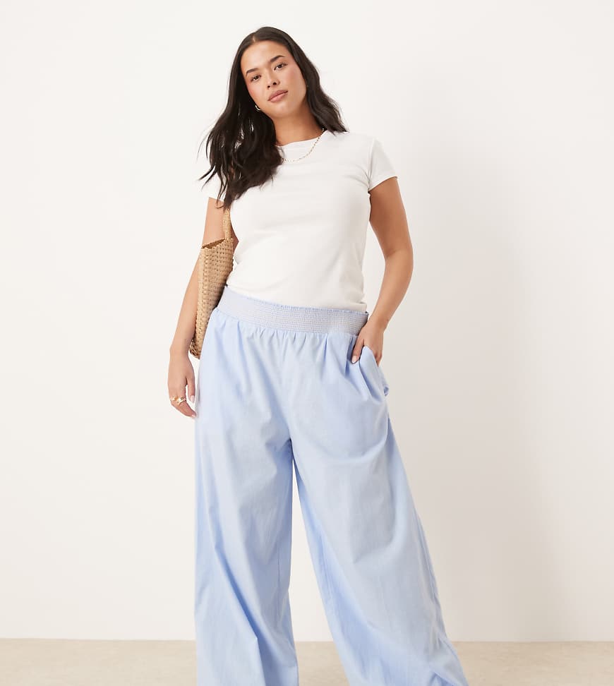 ASOS DESIGN Curve - Schlupfhose in Blau aus Leinenmix in Beige mit weitem Bein und gesmoktem Kontrast-Taillenbund von ASOS Curve