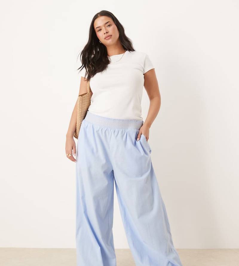 ASOS DESIGN Curve - Schlupfhose in Blau aus Leinenmix in Beige mit weitem Bein und gesmoktem Kontrast-Taillenbund von ASOS Curve