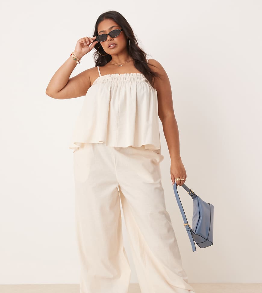 ASOS DESIGN Curve - Schlupfhose in Cremeweiß mit gesmokter Taille, Kombiteil von ASOS Curve